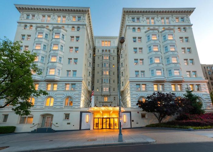 The Churchill Hotel Near Embassy Row in Washington USA buchen